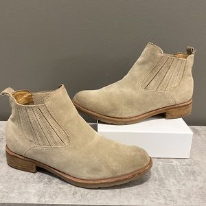 SÖFFT Bellis Chelsea Boot In Cashmere Suede Waterproof Beige Leather Size 8.5